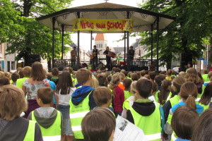2011-mei-Berlaar-Hilde-Frateur-scholen-optredens-Week-vh-verkeer-4
