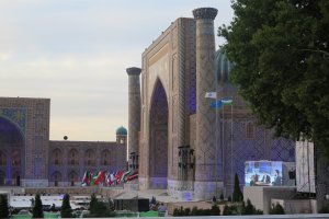 20150826-10de-Shark-Taronalari-festival-Samarqand-Uzbekistan-Hilde-Frateur-en-trio-HoP-Hot-on-teh-planet-9