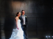 huwelijksfoto-hilde-frateur-in-de-klanktank-van-het-netepaleis-kessel-april-2013-682x1024