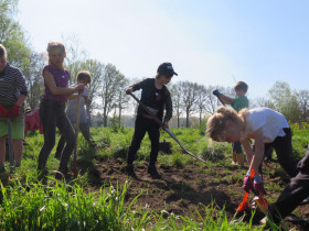 20220414-tuinwerk-blije-bijendag-HF-21