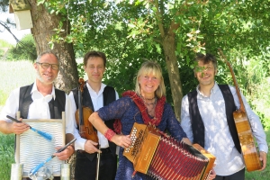 1-HILDE-FRATEUR-EN-TRIO-HOP-JUNE-2015-13