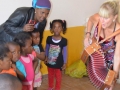 Zuid-Afrika-Hilde-zingt-in-Weeshuis-Johannesburg-en-bij-Sprinkle-house-3