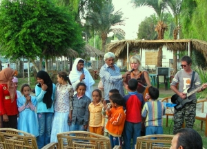 00004 2008 woestijn bedouinen egypte)optreden HF Nuweiba en stage (1)